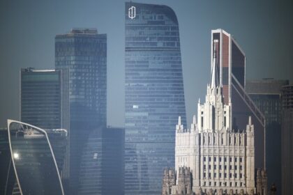 الخارجية الروسية تحذر من اعتقال المواطنين في أمريكا بتهم سخيفة - المهجر نت