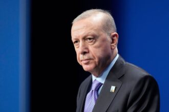 دمج قوات قسد في سوريا: أردوغان يكشف خطة عاجلة لتعزيز الوحدة الوطنية - المهجر نت