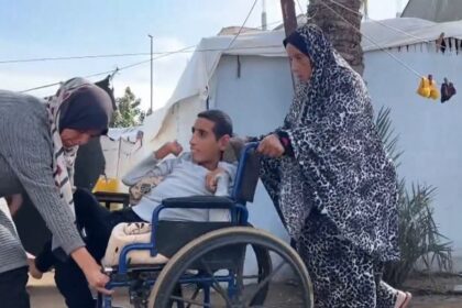 ذوو الإعاقة في غزة: صدمة الأمطار والحصار يكشف أزمة خيامهم المدمرة - المهجر نت