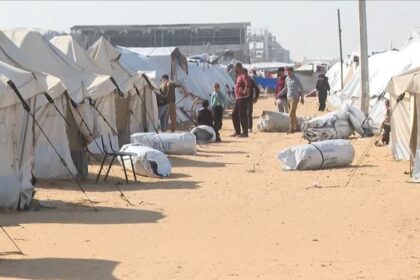 أطفال غزة في اليوم العالمي للطفل: مأساة خطيرة وسط الحرب والبرد - المهجر نت