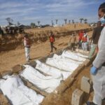 غارات إسرائيلية على غزة: عشرات القتلى والمصابين واستهداف المدنيين بشكل خطير - المهجر نت