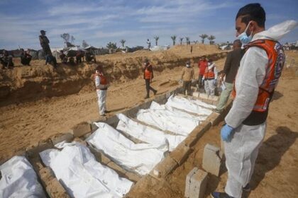 غارات إسرائيلية على غزة: عشرات القتلى والمصابين واستهداف المدنيين بشكل خطير - المهجر نت