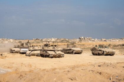 الحرب على غزة: إسرائيل تعلن استئناف العمليات العسكرية المكثفة بعد ملف الأسرى - المهجر نت