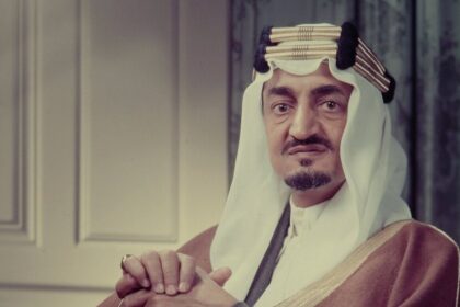 الانسحاب من الحديدة: كشف القصة الصادمة للملك فيصل في مواجهة أوامر الملك المؤسس - المهجر نت
