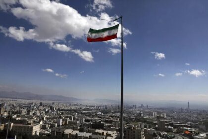 إيران والجفاف: كشف تفاصيل آلية الاستمطار وصلاة الاستسقاء لمواجهة الأزمة - المهجر نت