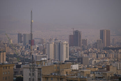 فيضانات إيران: تحذيرات خطيرة بعد أشهر من الجفاف وانهيار الموارد المائية - المهجر نت