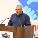 الفساد في إسرائيل: اعتقال رئيس الهستدروت وزوجته يكشف شبكة مصالح خطيرة - المهجر نت