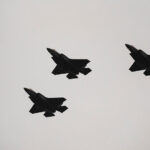 التفوق العسكري الإسرائيلي: تحذير خطير من صفقة F-35 السعودية وتأثيرها الإقليمي - المهجر نت