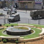الاحتلال الإسرائيلي يعتقل 20 فلسطينياً ويدمّر محلات بالضفة الغربية: تفاصيل صادمة - المهجر نت