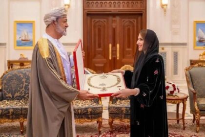 وسام الشرف الأعظم في عُمان: منح استثنائي للسيدة الجليلة يثير اهتماماً واسعاً - المهجر نت