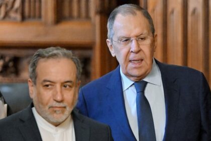لافروف وعراقجي: تنسيق روسي-إيراني حاسم بشأن البرنامج النووي وتسوية الشرق الأوسط - المهجر نت