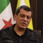قائد قسد يعلن: إدارتنا تحت مظلة الدولة السورية ولا تشكل تهديداً لأحد - المهجر نت
