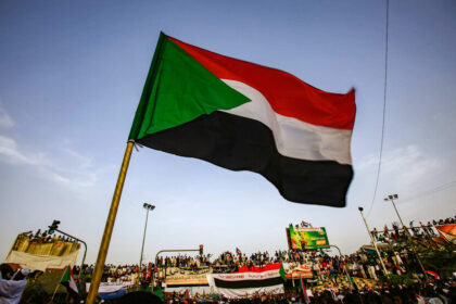 سلاح الجو السوداني: ضربات حاسمة لقوات الدعم السريع في نيالا - المهجر نت