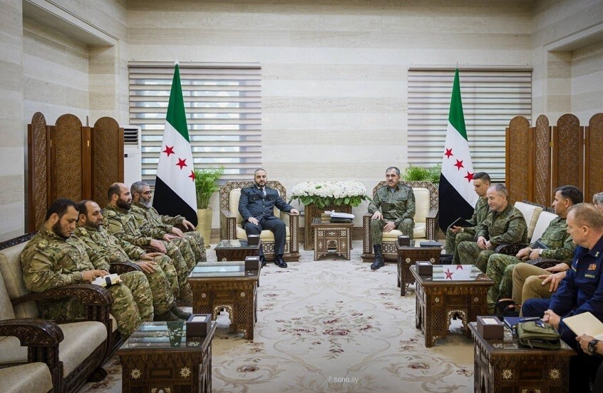 التعاون العسكري السوري الروسي: لقاء صادم لتعزيز التنسيق الدفاعي بين دمشق وموسكو - المهجر نت