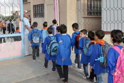 فضيحة معلمة سورية في حمص: فيديو مسيء للتلاميذ يثير غضب واسع - المهجر نت