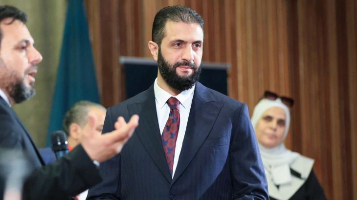 فيديو الرئيس السوري الشرع يلعب كرة السلة يثير جدلاً ورسائل سياسية مهمة - المهجر نت