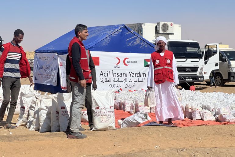 الهلال الأحمر التركي: مساعدات غذائية عاجلة لنازحي الفاشر بالسودان - المهجر نت