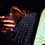 اختراق تويتر: بريطانيا تصادر 5.4 مليون دولار من قرصان البيتكوين الصادم - المهجر نت