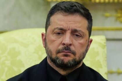 الفساد في أوكرانيا: تقرير صادم يتوقع استقالة زيلينسكي بعد فضيحة جديدة تهدد كييف - المهجر نت