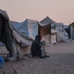 الأونروا في غزة: تقرير صادم يكشف معاناة 75 ألف نازح داخل مبانٍ مدمرة ومكتظة - المهجر نت