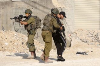 الضفة الغربية: اقتحامات إسرائيلية واسعة واعتقال 100 فلسطيني شمال الخليل - المهجر نت