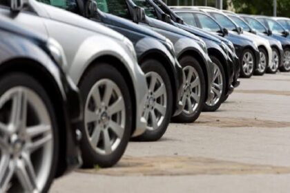 إغلاق معارض السيارات في مصر: قرار حكومي مقلق يشعل جدلاً واسعاً - المهجر نت