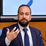 مكافحة الشائعات: وزير الإعلام السوري يكشف نهجًا حاسمًا لردع الحملات المضللة - المهجر نت