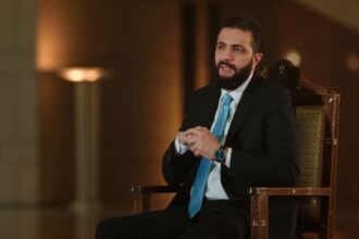 الساعات الأخيرة لسقوط نظام الأسد: الشرع يكشف تفاصيل صادمة للجزيرة - المهجر نت