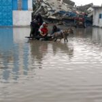 الأوضاع الإنسانية في غزة: مياه الأمطار تغرق خيام النازحين وتثير قلق عالمي - المهجر نت
