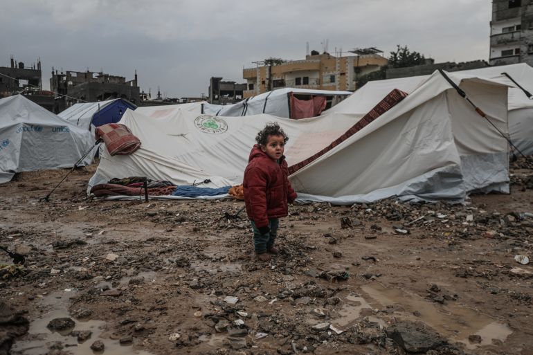 غزة المنكوبة تحت الأمطار: مأساة إنسانية صادمة تكشف عجز العالم - المهجر نت