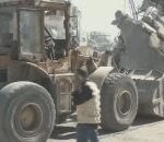 وزير الحكم المحلي الفلسطيني يكشف خطط عاجلة للتعامل مع الدمار في غزة - المهجر نت
