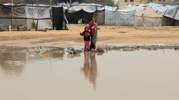 الأمطار في غزة: معاناة النازحين تتفاقم وتحذيرات من كارثة وشيكة - المهجر نت