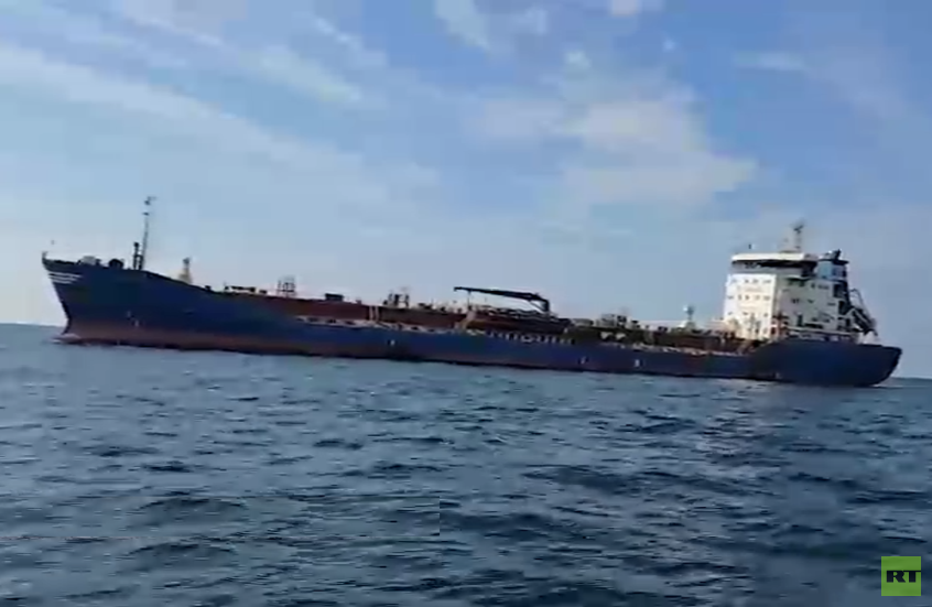 إيران تصادر ناقلة ديزل مهربة بـ6 ملايين لتر في بحر سلطنة عُمان - المهجر نت