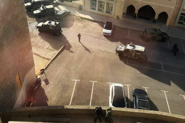 الاحتلال الإسرائيلي يقتحم جامعات الضفة ويصعّد اعتداءاته على الفلسطينيين - المهجر نت