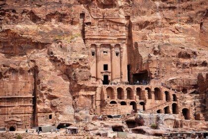 الأردن وروسيا: بدء العمل بنظام الإعفاء من التأشيرة يعزز السياحة والعلاقات - المهجر نت