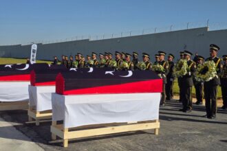 تأبين ضحايا الطائرة الليبية المنكوبة: مراسم رسمية وشعبية مؤثرة في طرابلس - المهجر نت