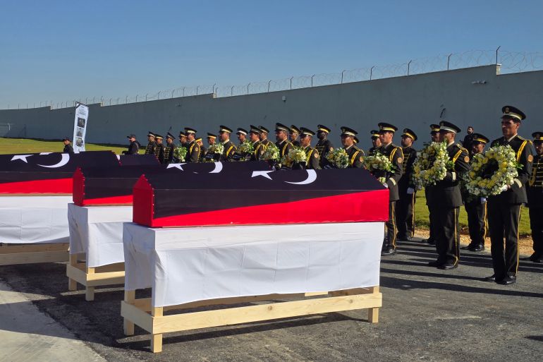 تأبين ضحايا الطائرة الليبية المنكوبة: مراسم رسمية وشعبية مؤثرة في طرابلس - المهجر نت