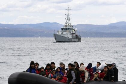 غرق قارب مهاجرين قبالة كريت: مصرع 18 شخصاً في حادث صادم - المهجر نت