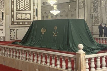 محمد بن سلمان: هدية مؤثرة من ولي العهد السعودي للرئيس السوري الشرع تثير اهتماماً واسعاً - المهجر نت