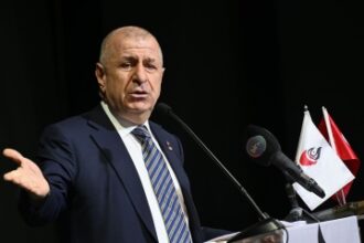 تركيا وأوميت أوزداغ: انتقادات حادة لاحتفالات السوريين بذكرى التحرير - المهجر نت