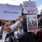 الساحل السوري: 6 أسئلة تكشف تفاصيل مقلقة عن احتجاجات اللاذقية - المهجر نت