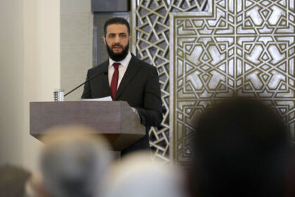 الشرع يحذر: التفريط بإنجازات الثورة السورية يضاعف الأثمان بشكل صادم - المهجر نت