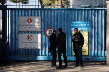 غوتيريش يدين اقتحام إسرائيل لمقر الأونروا بالقدس الشرقية: انتهاك خطير للقانون الدولي - المهجر نت
