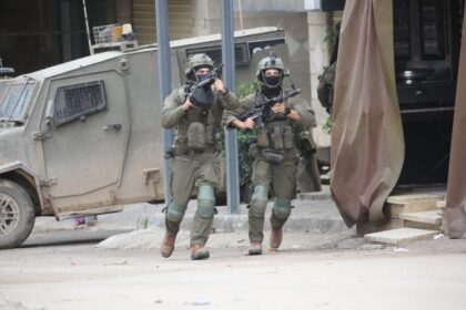 الضفة الغربية: استشهاد فلسطيني وإحراق منزل في اعتداء خطير للاحتلال - المهجر نت