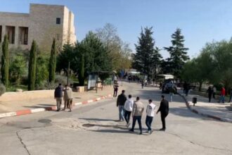 اقتحام جامعة بيرزيت: إصابة 11 طالبًا في عدوان إسرائيلي صادم برام الله - المهجر نت