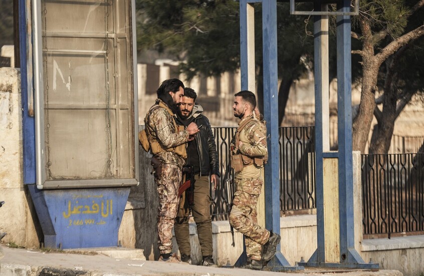 الشيخ مقصود: رفض مسلحين الانسحاب من حلب وسط تطورات خطيرة واشتباكات مستمرة - المهجر نت